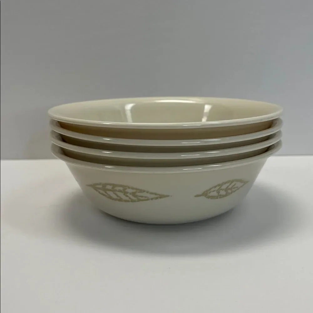 Contemporary Corelle Vitrelle Textured Leaves 6.25
